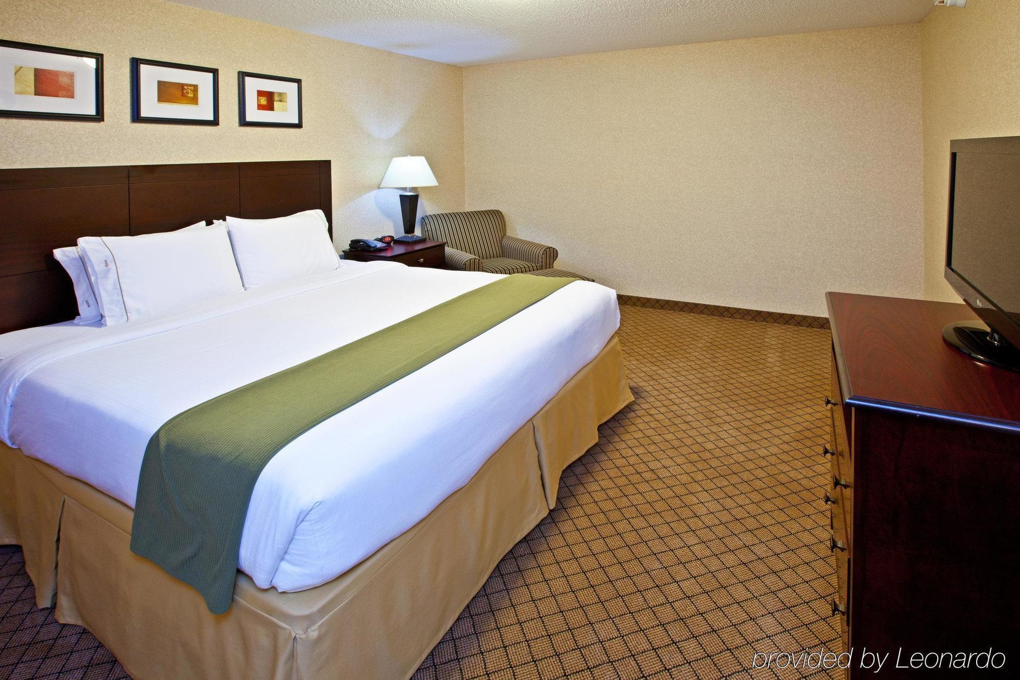 Holiday Inn Express Hotel & Suites Anderson By Ihg Стая снимка