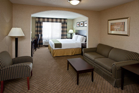 Holiday Inn Express Hotel & Suites Anderson By Ihg Стая снимка